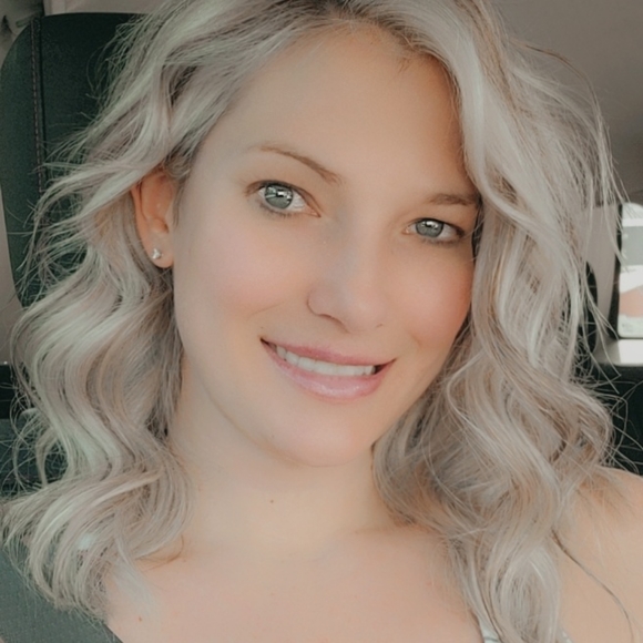 Meet your Posher, Natalie - Picture 4 of 5